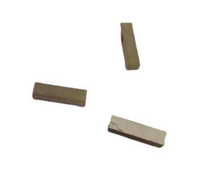 Small Piezoelectric Ceramics Rectangular 6x1.5x1.5mm 246KHz For Musical Instrument